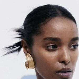 NWT ZARA SEMI-CIRCULAR EARRINGS GOLD COLOR